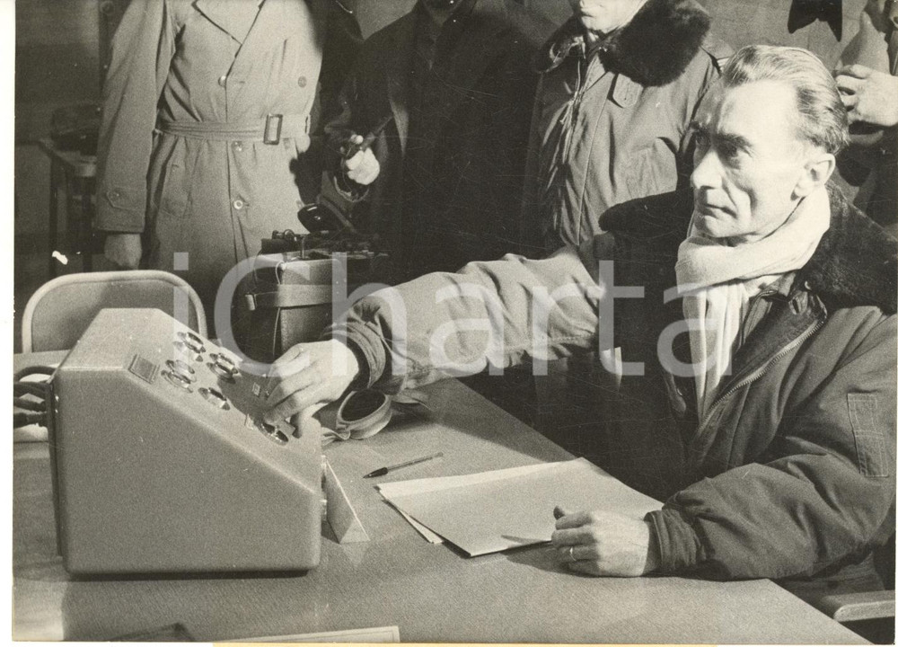 1960 REGGANE (ALGERIE) Gen. Jean THIRY sgancia bomba atomica "Gerboise rouge" 