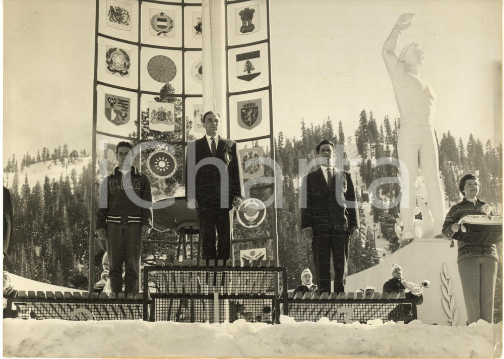 1960 SQUAW VALLEY Winter Olympics - SPEED SKATING Podium - Yevgeny GRISHIN Photo