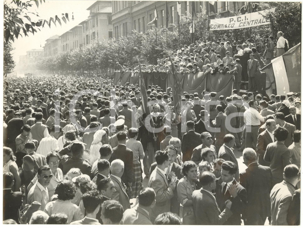 1955 ca MILANO Festa dell'Unità - Sfilata in onore di Palmiro TOGLIATTI *Foto