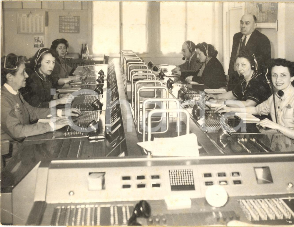1955 ca PARIS Le nouveau central téléphonique des Affaires Economiques *Photo