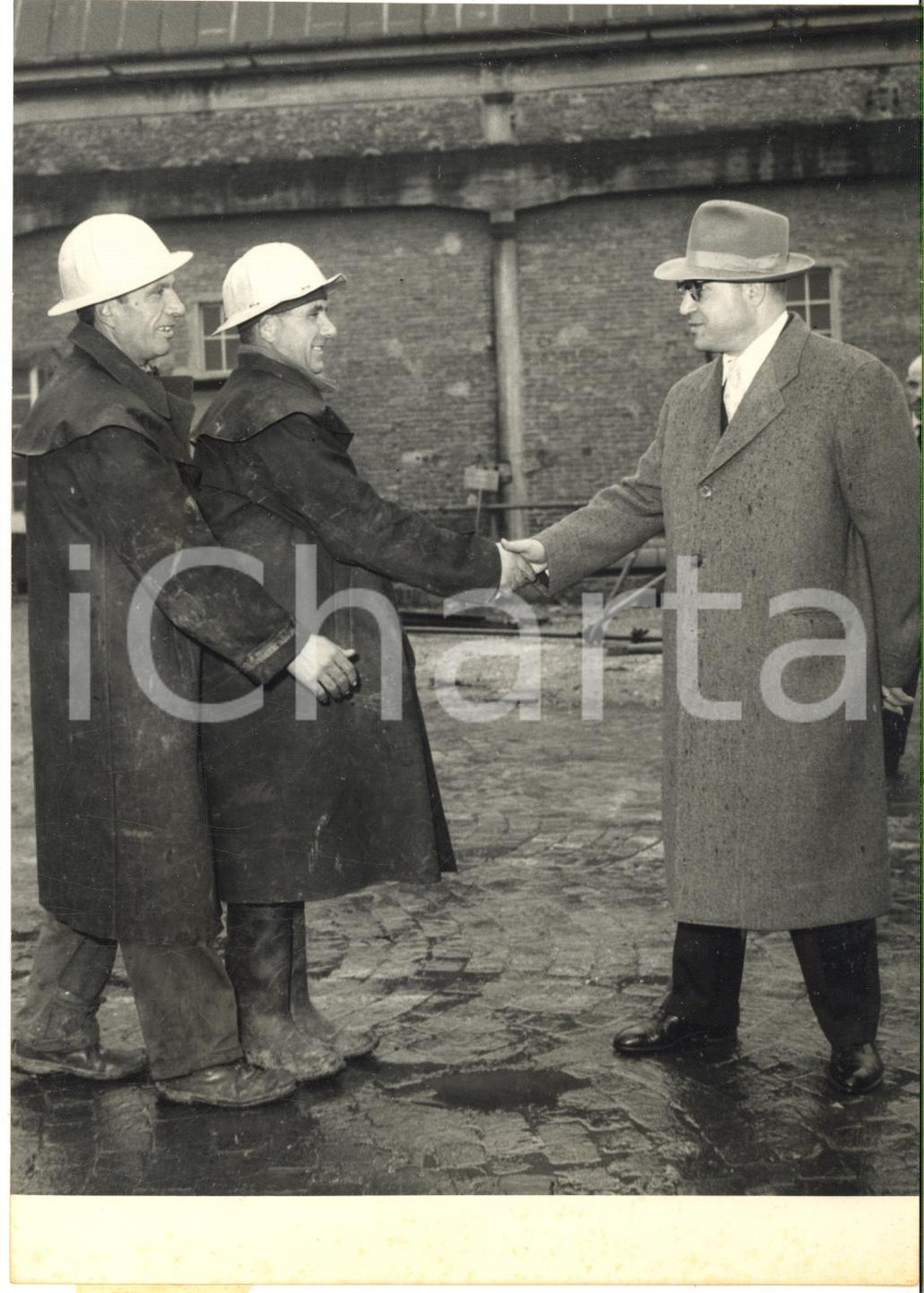 1958 FIRENZE Ministro Jafar SHARIF-EMAMI visita stabilimento NUOVO PIGNONE *Foto