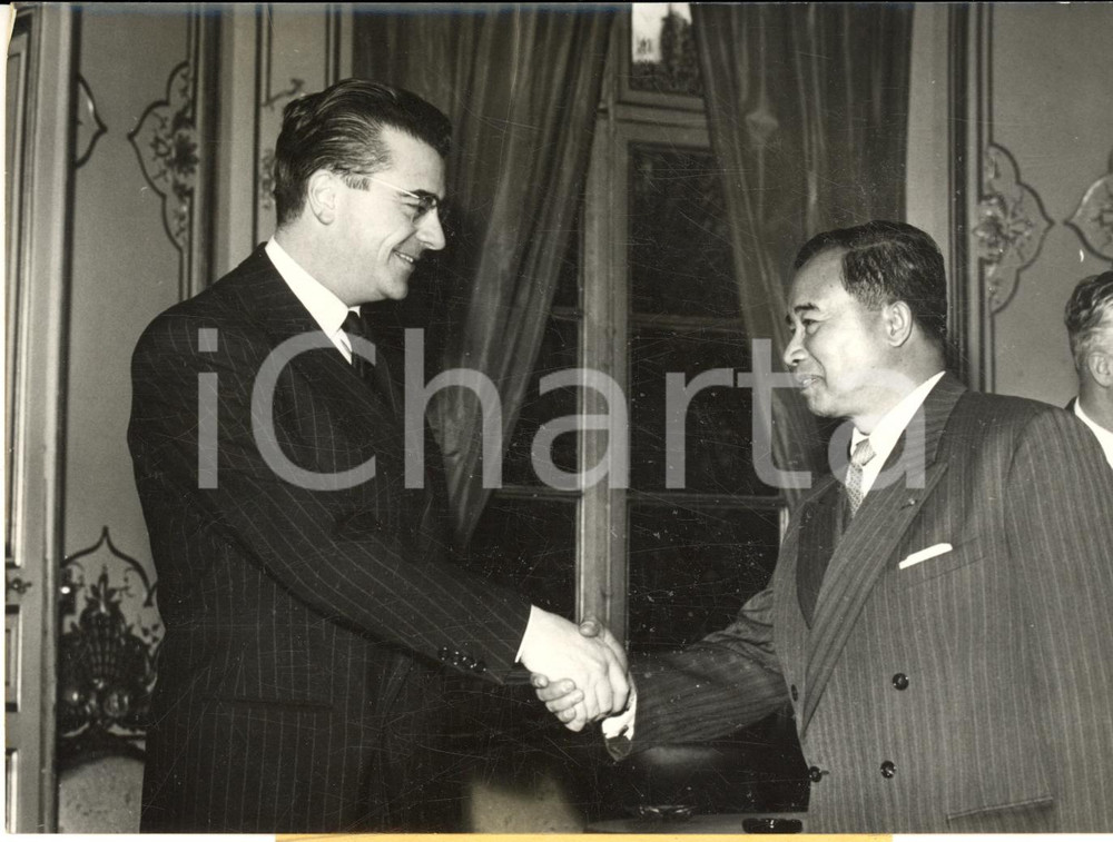 1958 PARIS Félix GAILLARD riceve il principe Souvanna PHOUMA del Laos - Foto