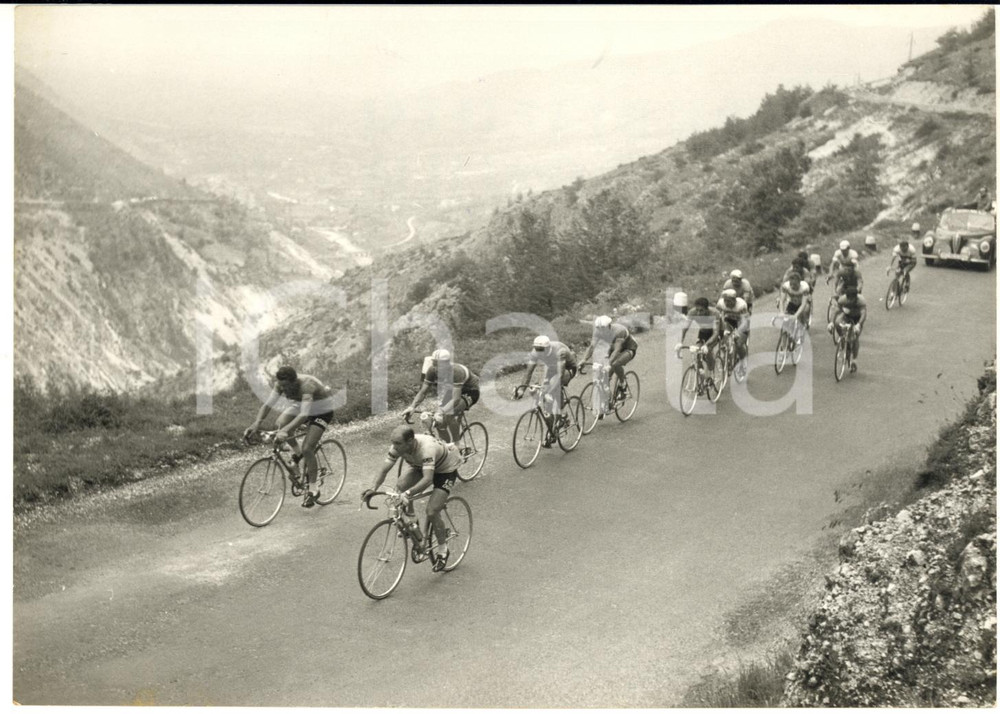 1957 CICLISMO GIRO D'ITALIA 8^ Tappa - Il gruppo sul MACERONE - Foto 18x13 cm