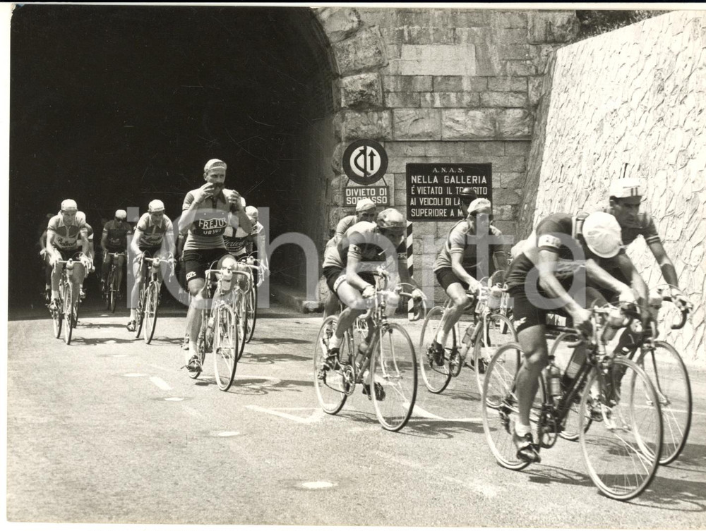 1958 CICLISMO GIRO D'ITALIA Il gruppo sulle rampe dell'ABETONE *Foto 18x13 cm