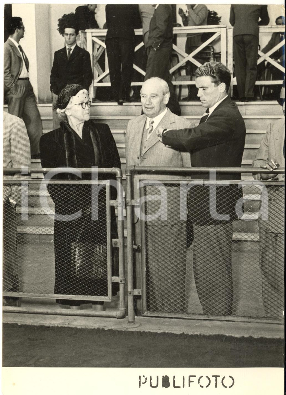 1953 NAPOLI Calciatore Hasse JEPPSON a una partita di tennis con i genitori FOTO