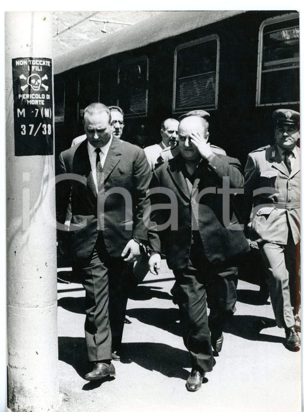 1964 BARDONECCHIA Giuseppe ROSSI "JO LE MAIRE" scortato dalla Polizia *Foto