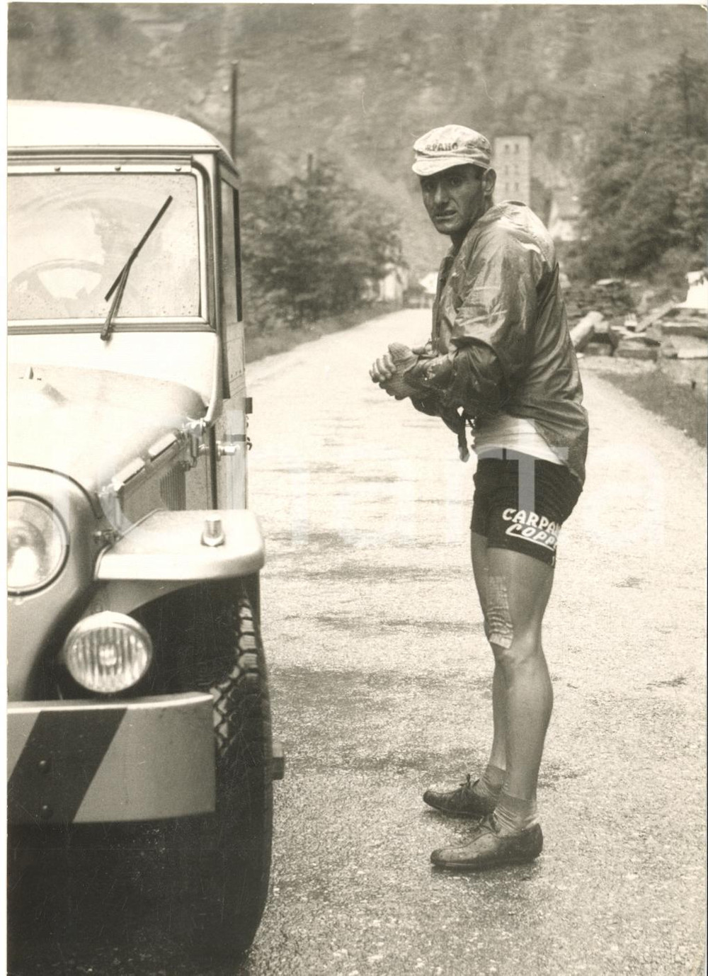 1956 CICLISMO GIRO D'ITALIA Ritiro di Michele GISMONDI nella 16^ Tappa *Foto