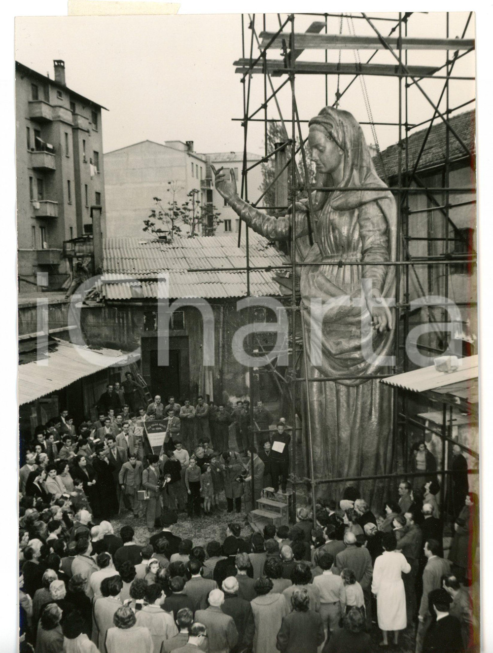 1954 MILANO Benedizione Madonna in rame di Arrigo MINERBI *Foto ARTISTICA