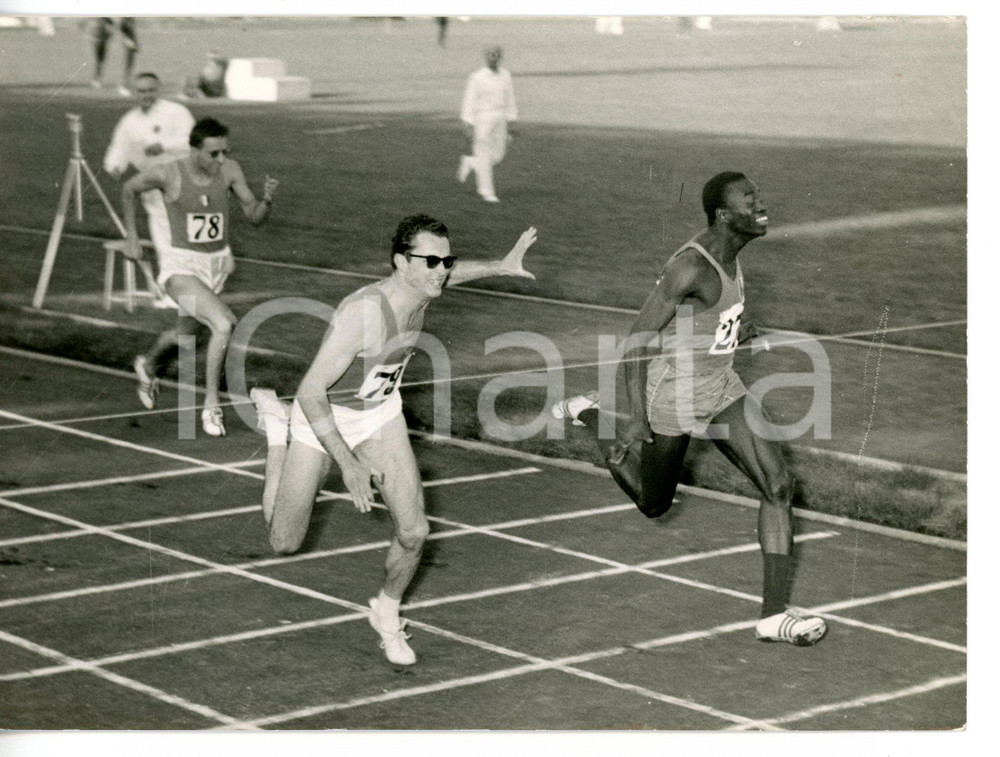 1960 MILANO Internazionali ATLETICA LEGGERA - Abdoulaye SEYE taglia il traguardo