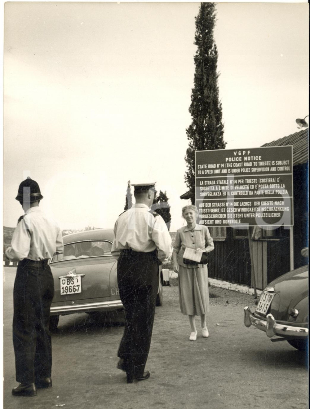 1953 DUINO (TS) Posto di blocco al limite della ZONA A *Fotografia 13x18