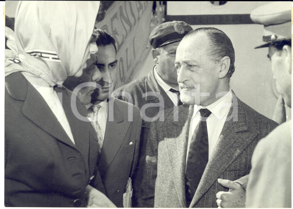 1956 PALERMO - TOTO' al suo arrivo per lo spettacolo al Politeama *Foto 18x13