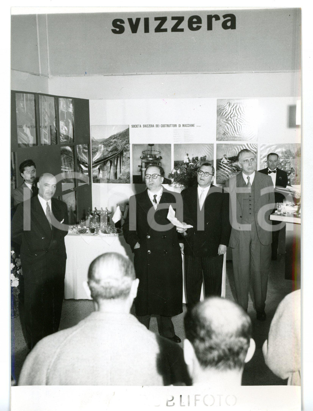 1956 MILANO Fiera Campionaria - Oscar HUMM al padiglione svizzero *Foto 13x18 cm