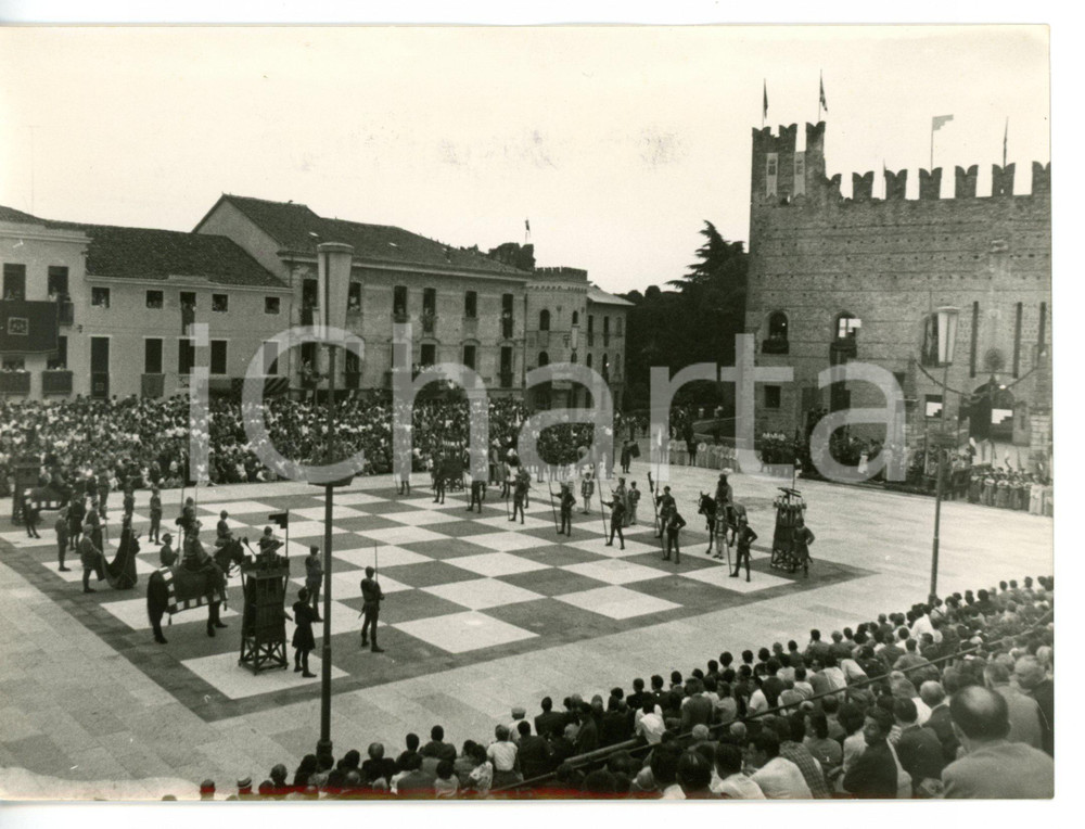 1954 MAROSTICA La celebre partita degli scacchi viventi - Fotografia 18x13 cm