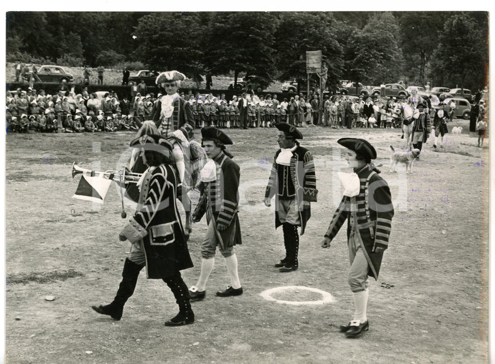 1955 OULX (TO) Festa dell'amicizia italo-francese - Sfilata in costume d'epoca 