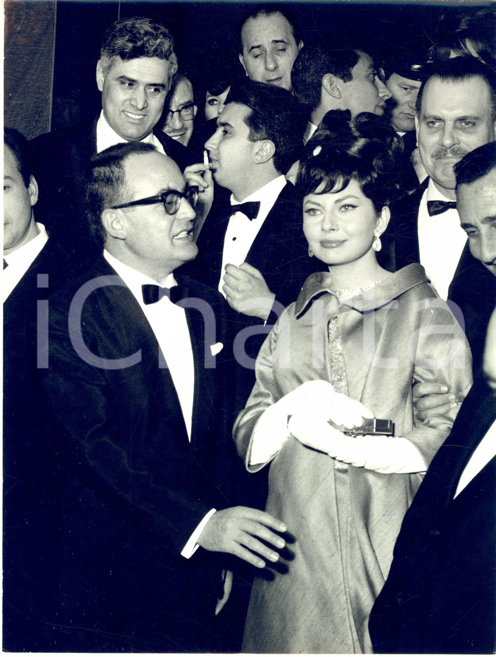 1965 MILANO TEATRO NUOVO Principessa SORAYA all'anteprima de "I tre volti" Foto