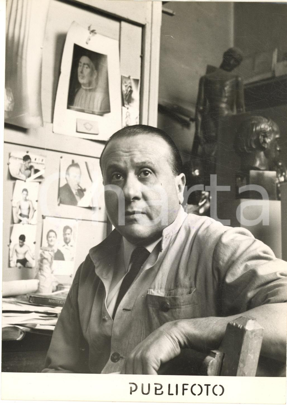 1953 MILANO Accademia di BRERA Scultore Francesco MESSINA nel suo studio - Foto