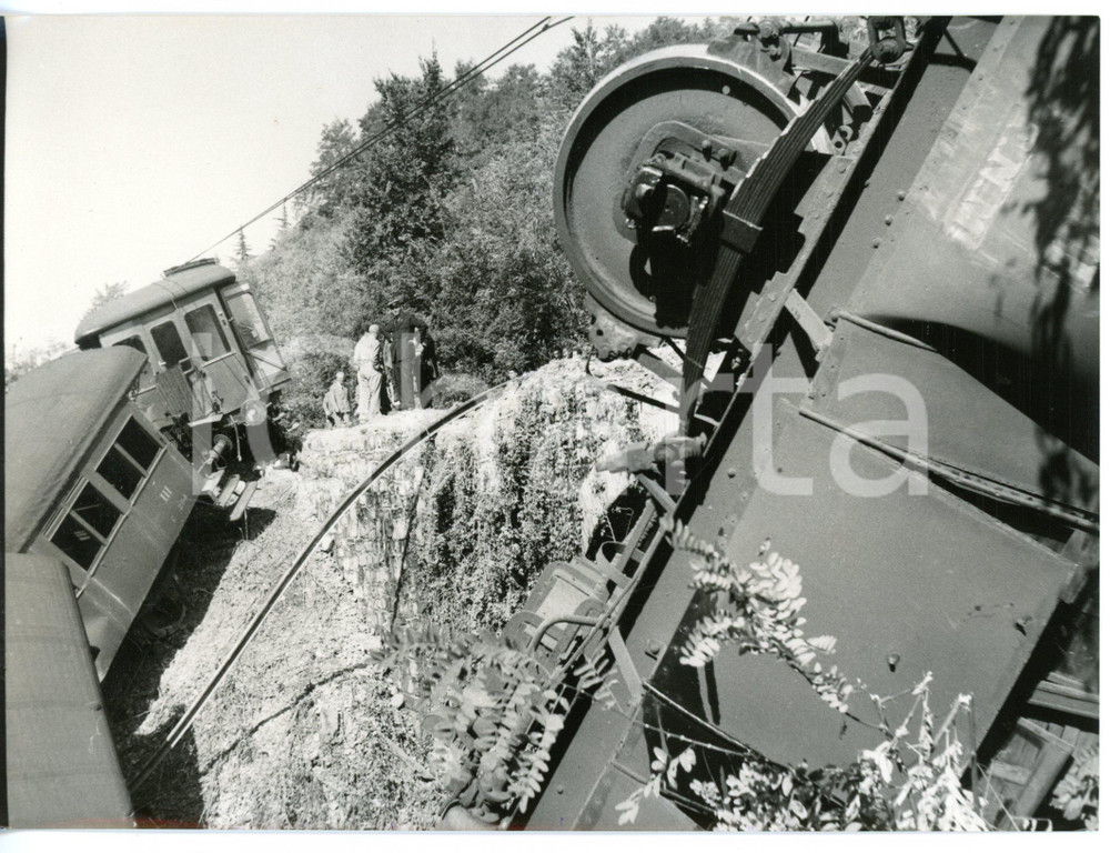 1958 DISASTRO FERROVIARIO A COMERIO (VA) Treno precipitato da una scarpata