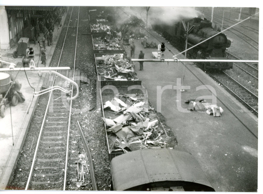 1957 DISASTRO FERROVIARIO DI CODOGNO Rottami del treno rapido MILANO-ROMA - Foto