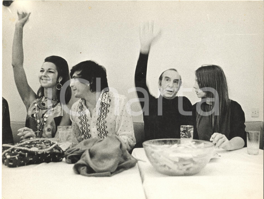 1968 CAPRI MARE MODA Consuelo CRESPI David BAILEY Emilio PUCCI Penelope TREE 