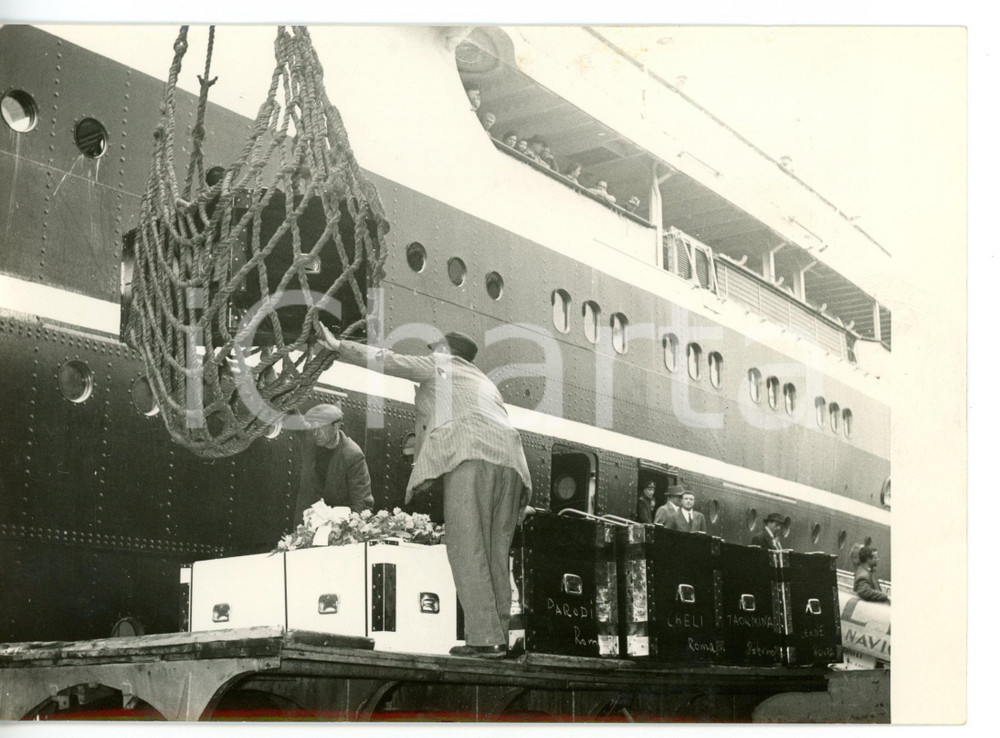 1955 NAPOLI Sbarco delle salme del volo LAI precipitato a NEW YORK *Foto 18x13