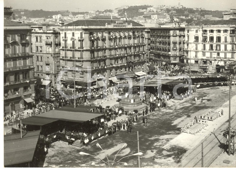 1960 NAPOLI Centenario Giuseppe GARIBALDI - Cerimonia in piazza GARIBALDI (2)