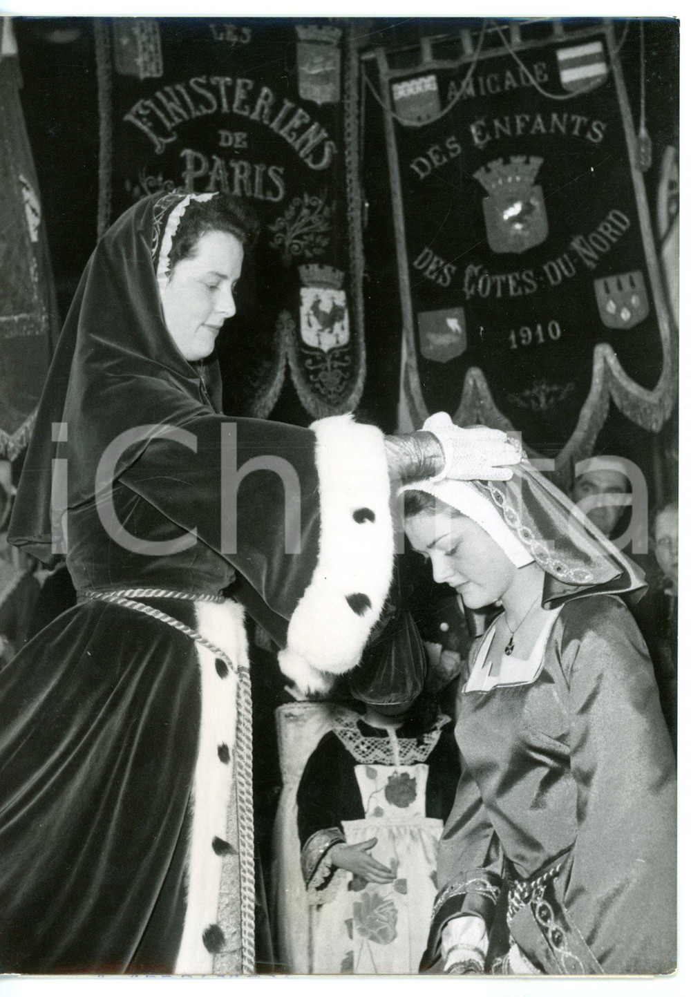 Fotografia d epoca originale 1954 LYON Palais de la MutualitÃ©  Ã‰lection nouvelle Duchesse de Savoie Foto 1