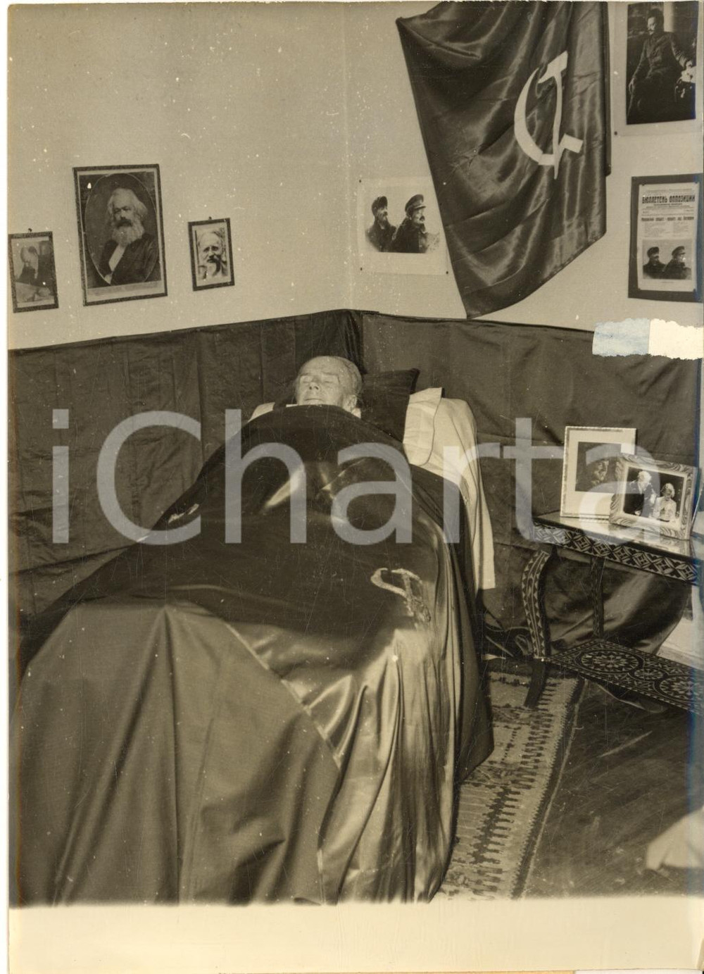 1962 CORBEIL (FRANCE) Natalia Sedova TROTSKY sul letto di morte - Foto 13x18 cm