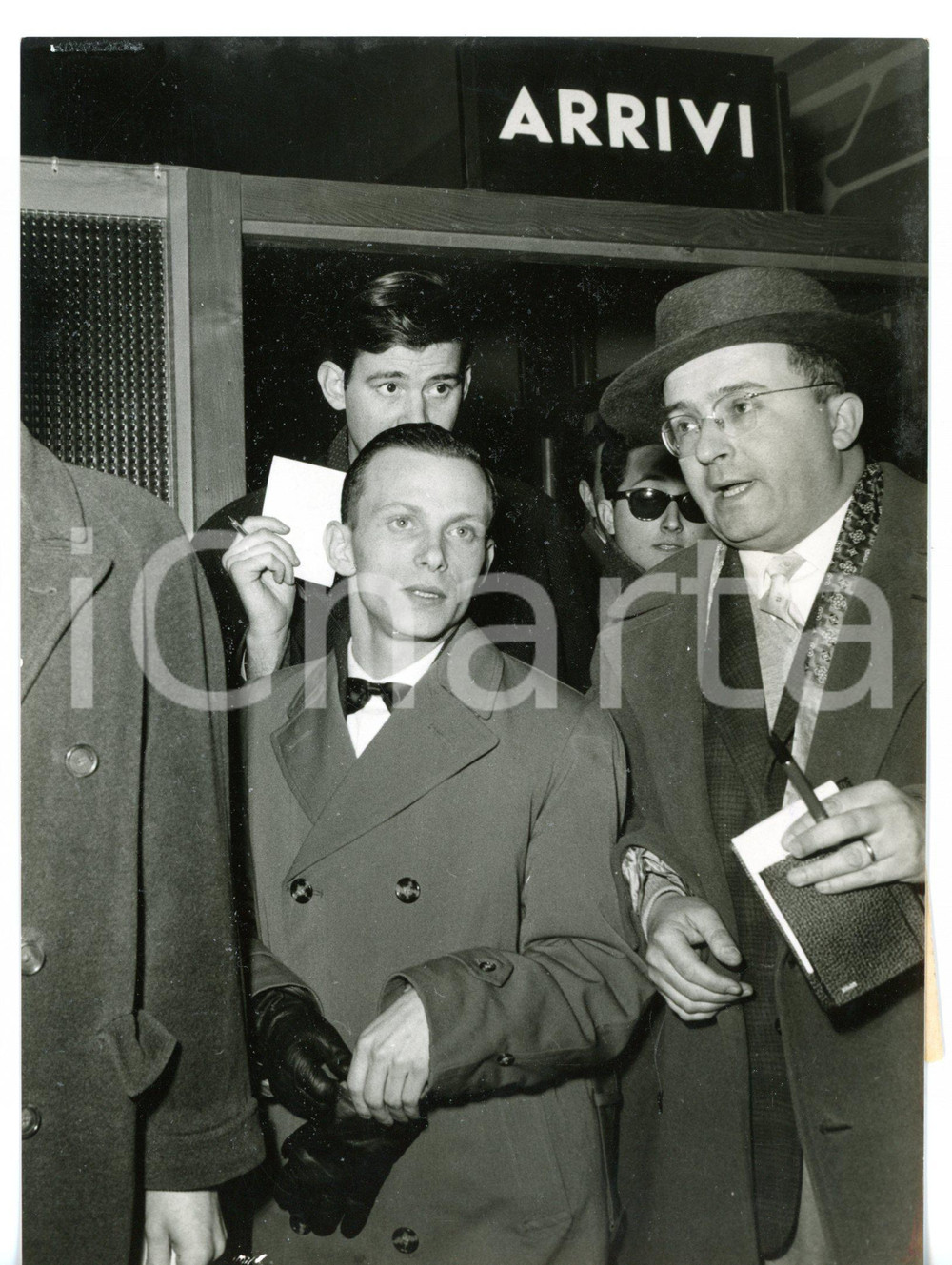 1958 MILANO MALPENSA Soldato Giulio COMPARINI al ritorno dall'INGHILTERRA *Foto