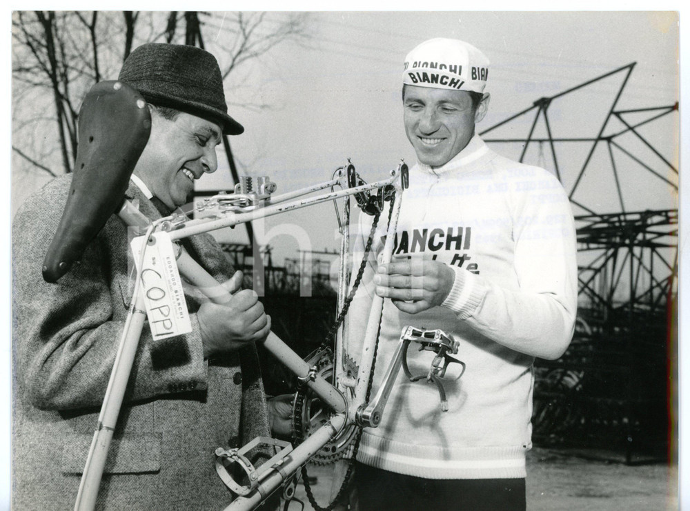 1965 MILANO CICLISMO Squadra BIANCHI Romeo VENTURELLI con telaio di Fausto COPPI