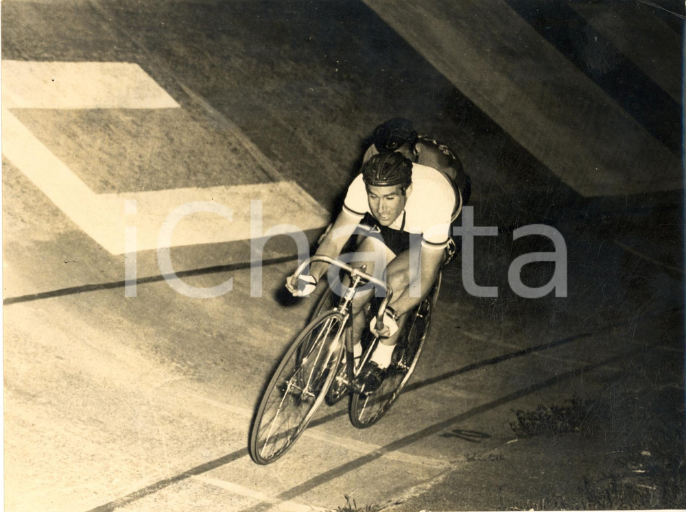 1955 CICLISMO Motovelodromo TORINO - Guido MESSINA in corsa - Foto 24x18 cm