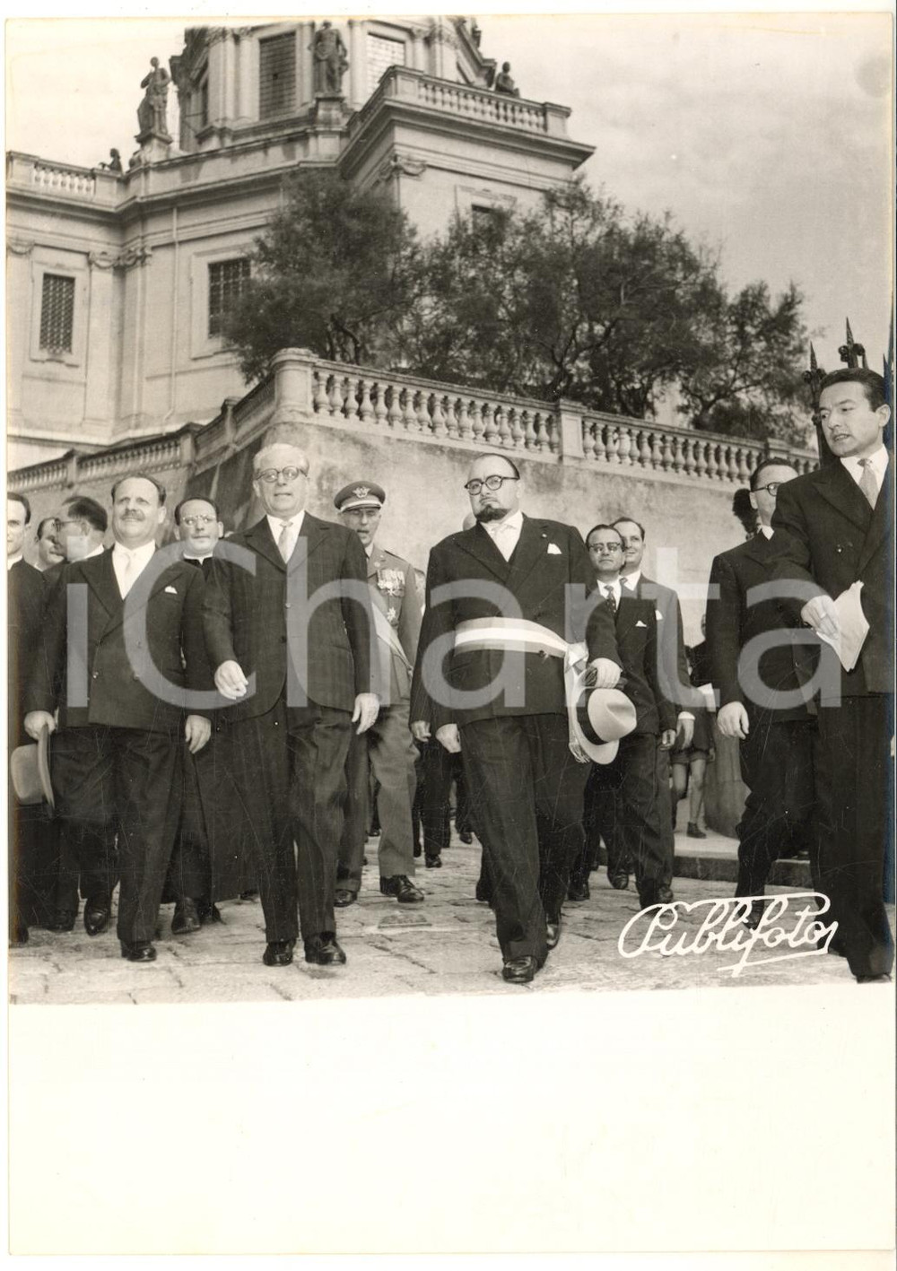 1955 MESSINA Presidente Giovanni GRONCHI all'uscita dalla chiesa di Cristo Re