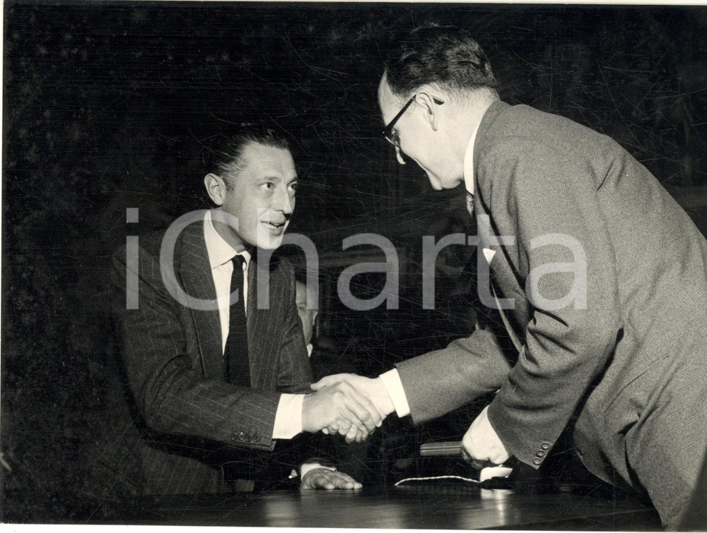 1957 TORINO Giovanni AGNELLI premiato dall'on. Giovanni Battista SCAGLIA *Foto