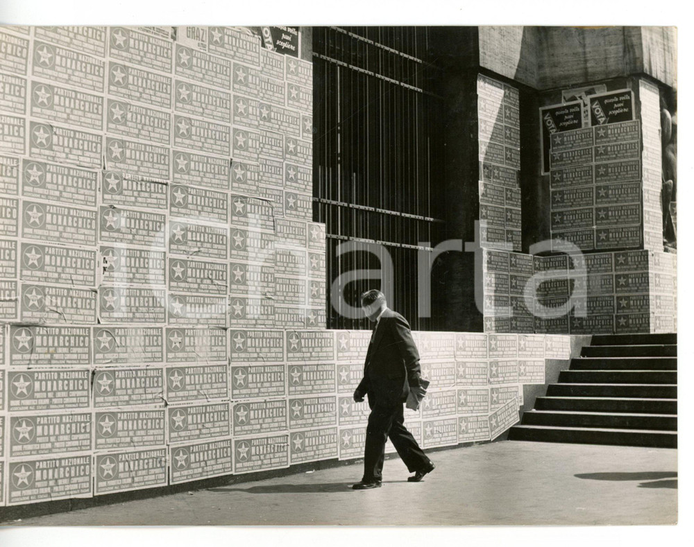 1953 MILANO Elezioni politiche - Propaganda PARTITO NAZIONALE MONARCHICO *Foto