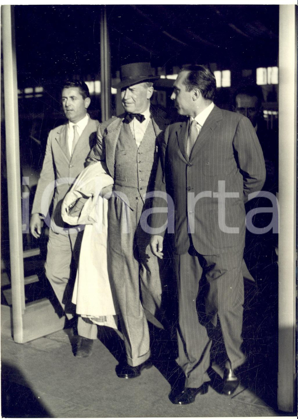 1953 ROMA Arrivo di Maurice CHEVALIER per girare il film "Cento anni d'amore"