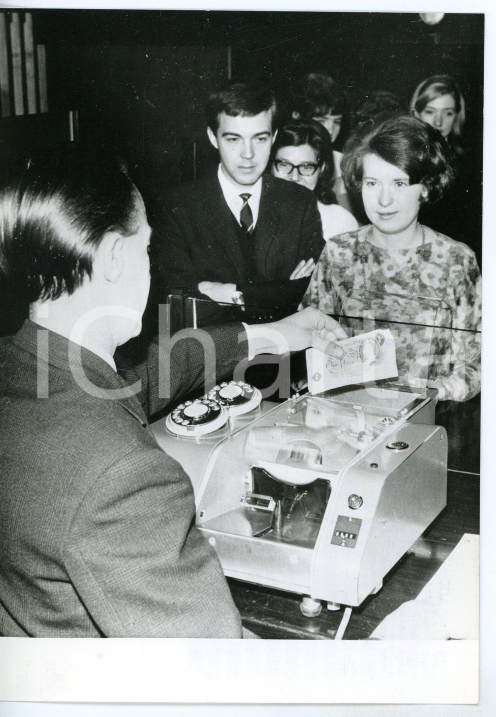 1967 LONDON National Provincial Bank - Innovativo contabanconote *Foto 13x18 cm