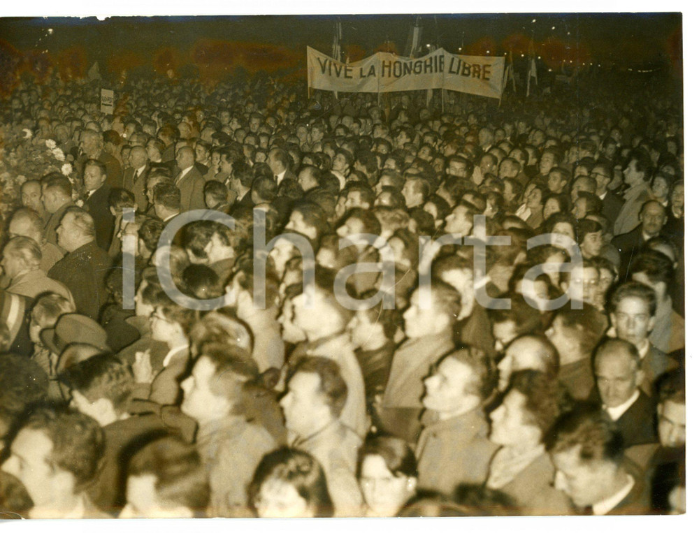 1956 PARIS Corteo di manifestanti per le vittime della rivoluzione ungherese
