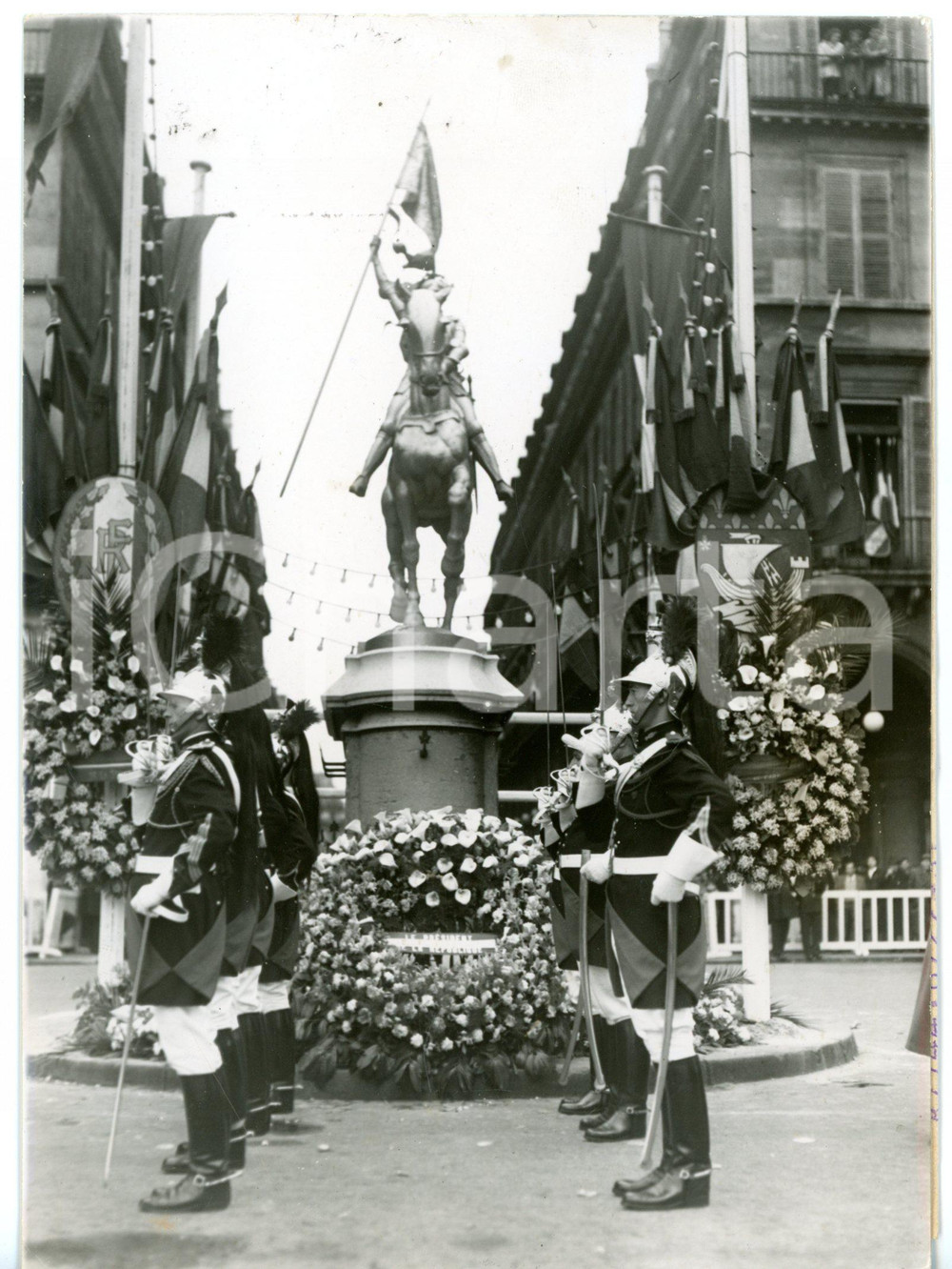 1953 PARIS Festa Giovanna D'ARCO - Guardie Repubblicane in Place des Pyramides