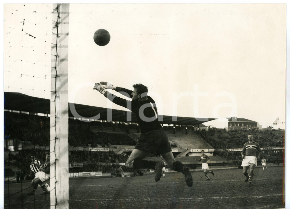 1960 ca CALCIO Serie A - JUVENTUS-SAMPDORIA Parata di Ezio BARDELLI *Foto 24x18
