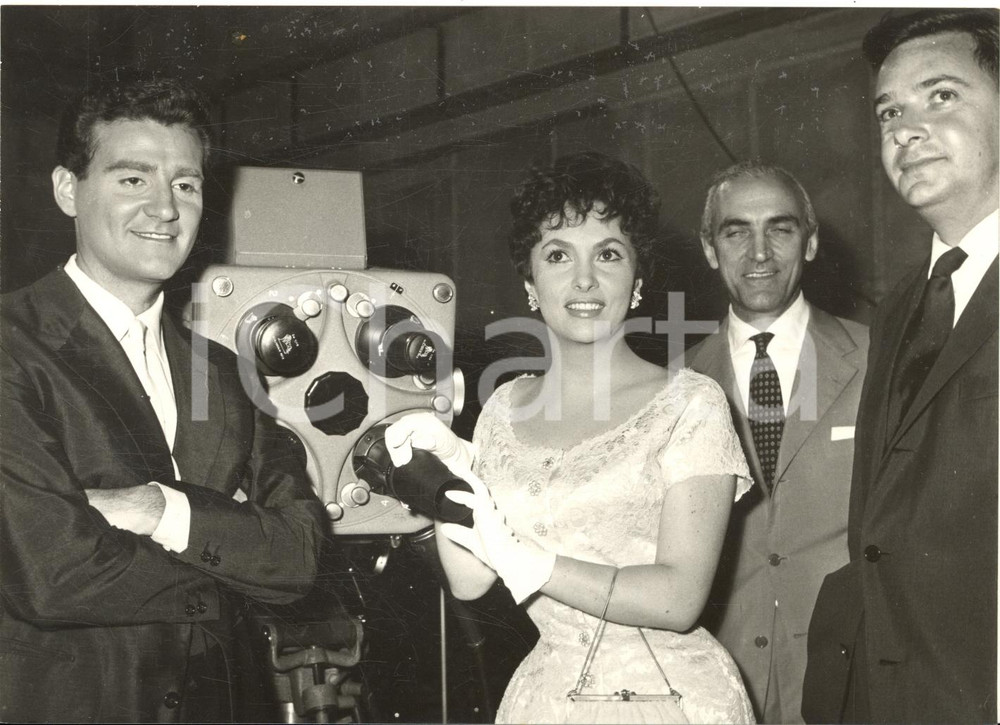 1957 ROMA Gina LOLLOBRIGIDA in televisione con Teddy RENO *Foto 18x13 cm