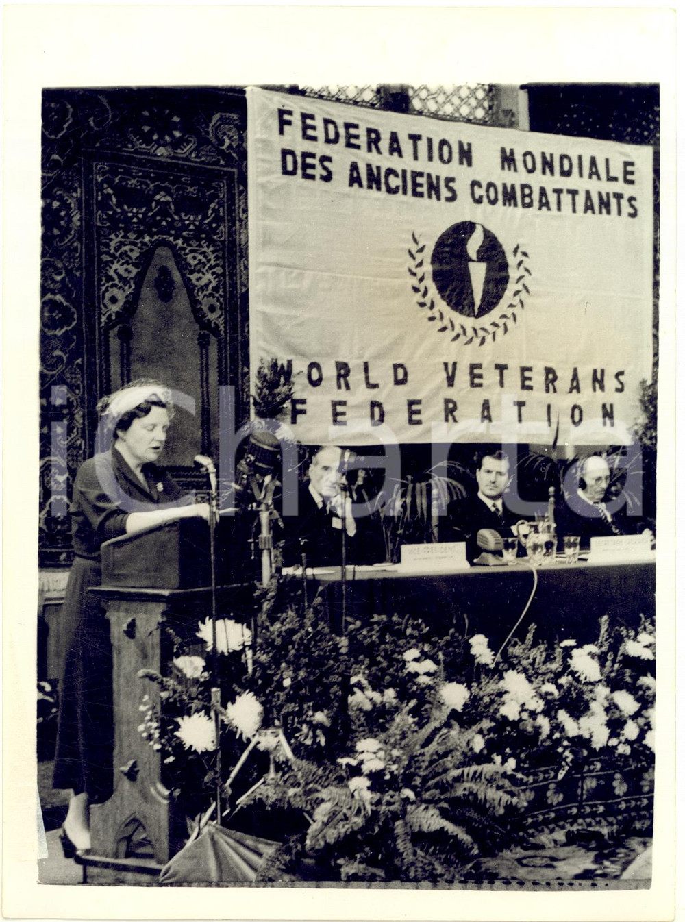 1953 THE HAGUE Queen Juliana opens Wold Veteran's Federation Assembly *Photo