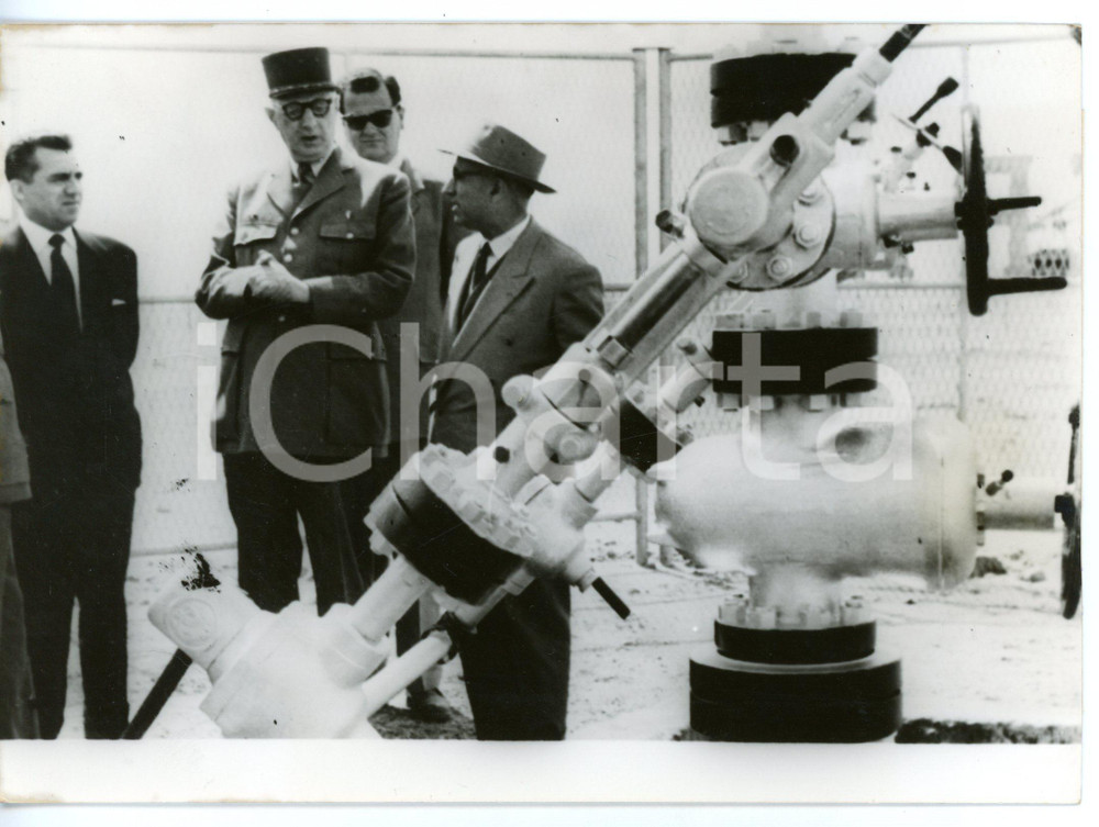 1957 HASSI MESSAOUD (ALGERIA) Charles DE GAULLE visita giacimento petrolifero
