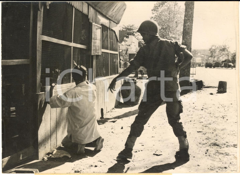 1955 GUERRA DEL VIETNAM SAIGON Attacco alle forze armate - Arresto dei sospetti