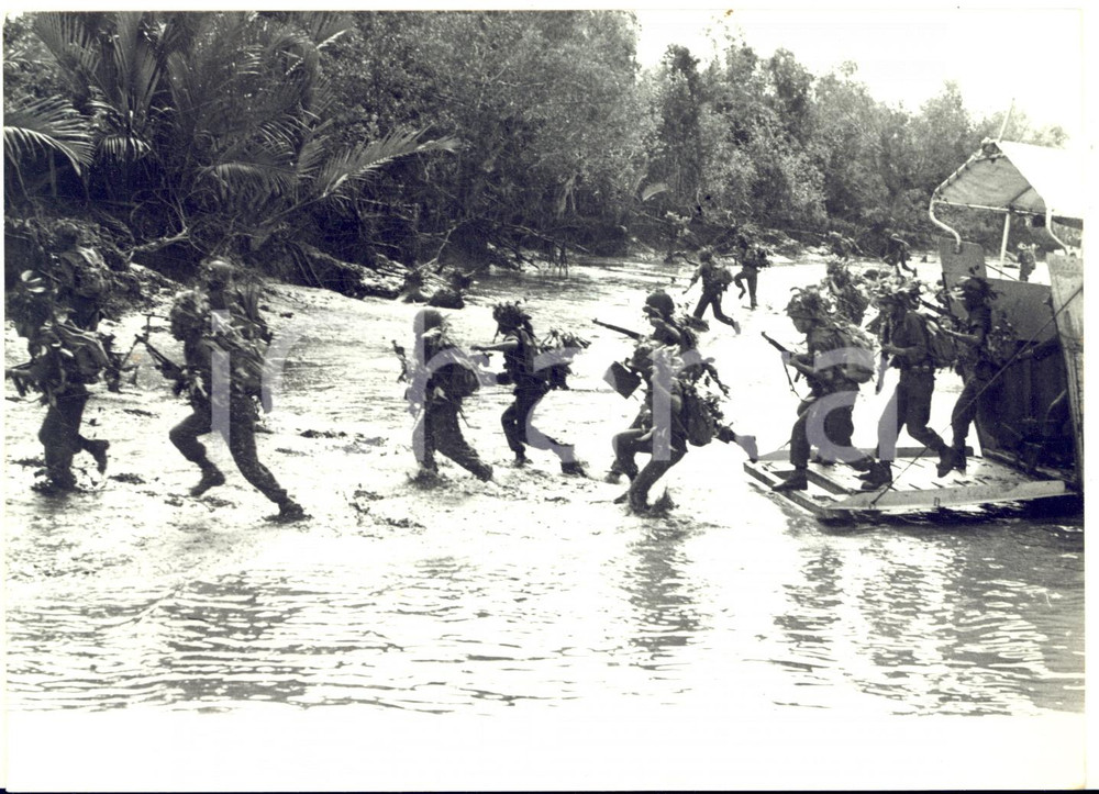 1963 GUERRA DEL VIETNAM Operazione contro i Viet Cong sul fiume Mekong *Foto