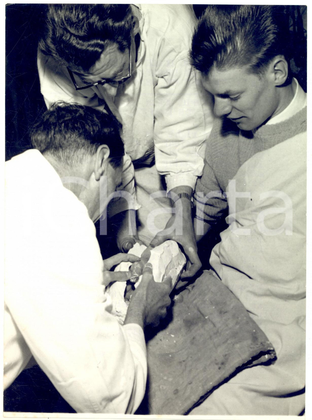1955 LONDON Boxer Dick McTAGGART leaving an impression to Madam Tussauds *Photo 