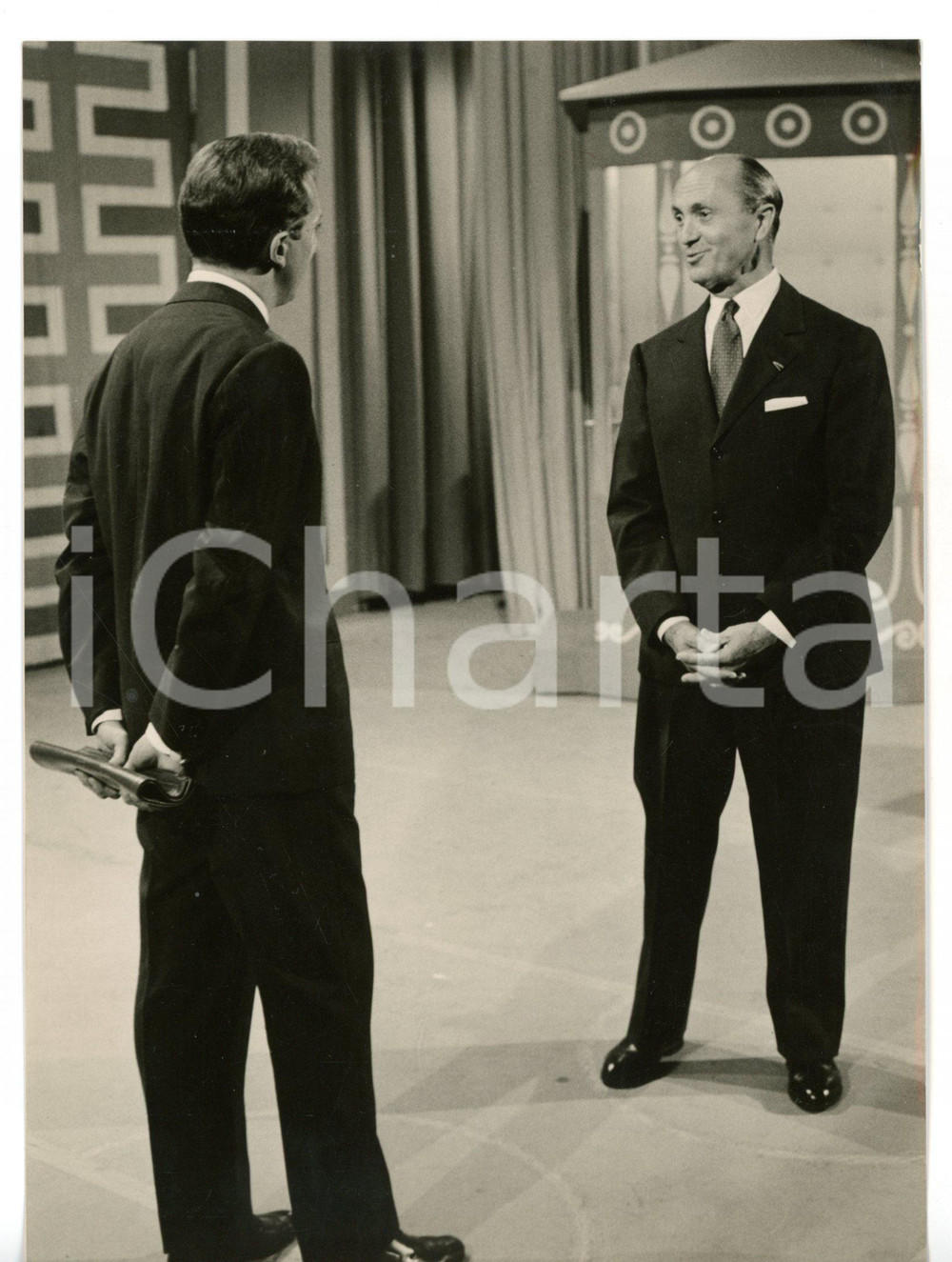 1957 LASCIA O RADDOPPIA? Mike BONGIORNO con il pilota Luis CHIRON - Fotografia 