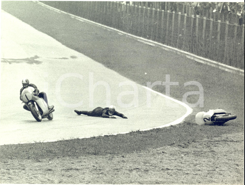1968 MONZA Gran Premio delle Nazioni - Caduta di Mike HAILWOOD *Foto 24x18