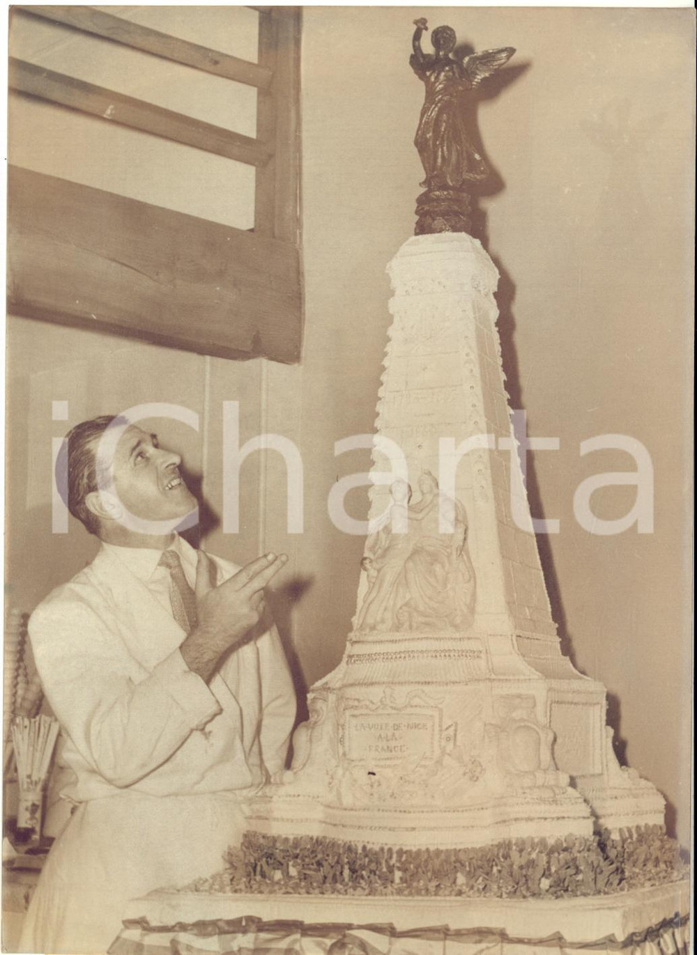 1960 NICE Patissier BASTARDI confectionne Monument du Centenaire en chocolat