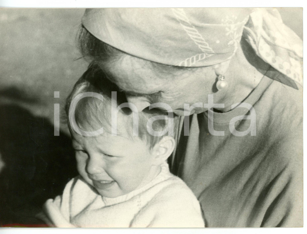 1959 FIRENZE Dimitri di JUGOSLAVIA bambino con la nonna Olga di GRECIA *Foto