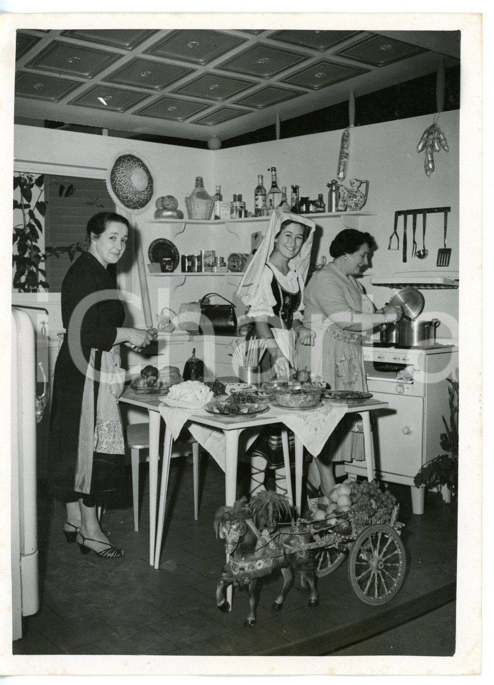 1954 LONDON British Food Fair - Anita SCHIAZZANO Vera CALDERONI Mrs. FRANZERO