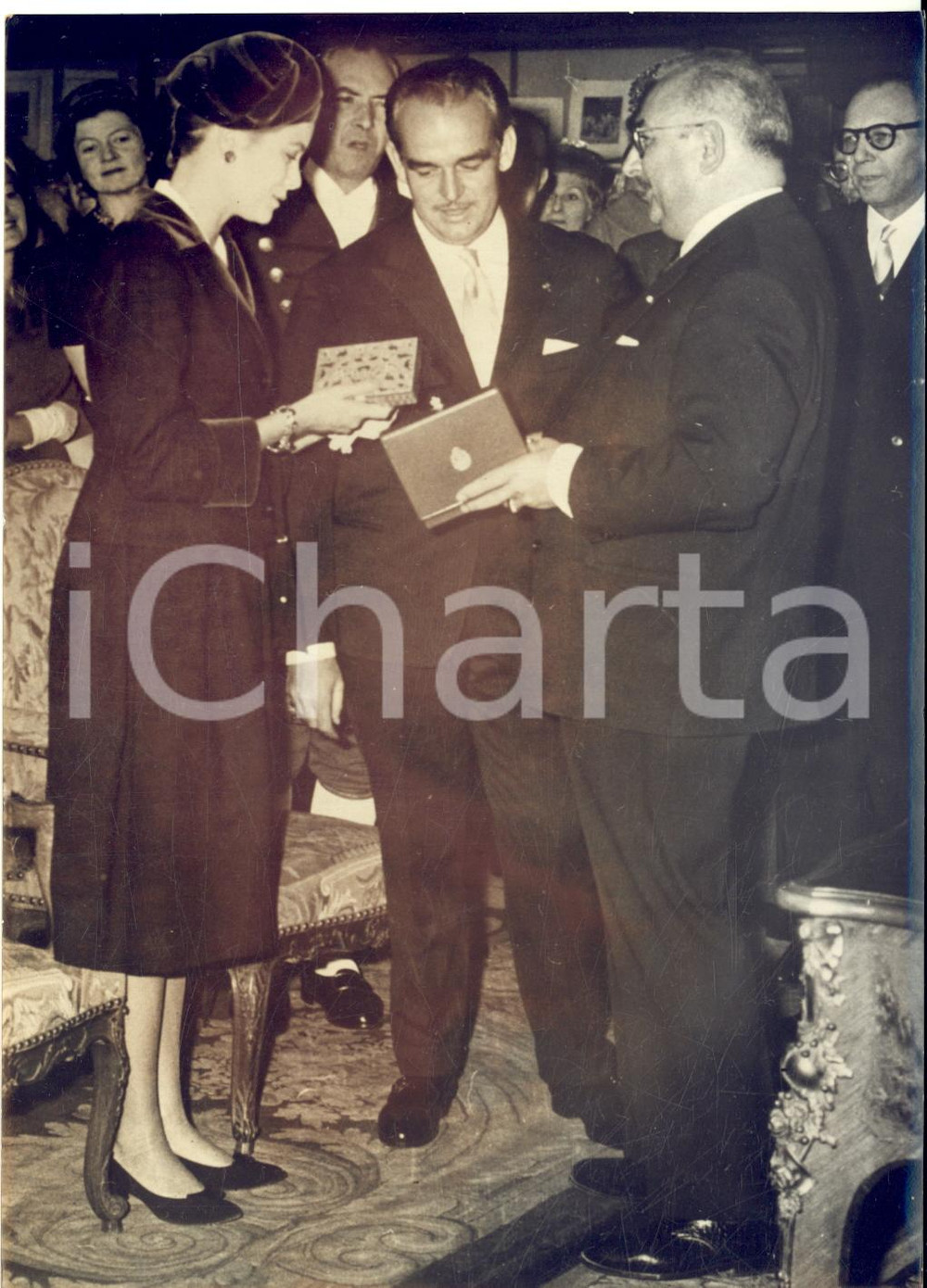 Fotografia d epoca originale 1959 PARIS Raniers et Grace de Monaco reÃ§us Ã  l Hotel de Ville  Photo 13x18 cm 1